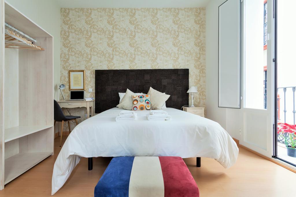 Hostly Acetres 1A Loft In City Center, Comunal Terrace, Fibre,Parking Optional Siviglia Esterno foto
