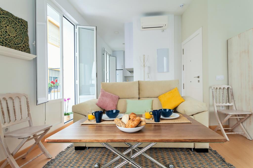 Hostly Acetres 1A Loft In City Center, Comunal Terrace, Fibre,Parking Optional Siviglia Esterno foto