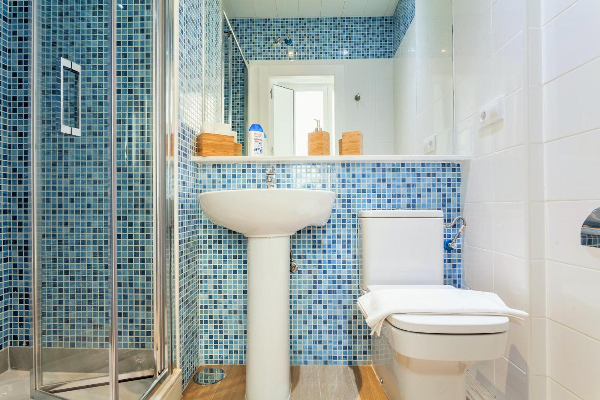 Hostly Acetres 1A Loft In City Center, Comunal Terrace, Fibre,Parking Optional Siviglia Esterno foto