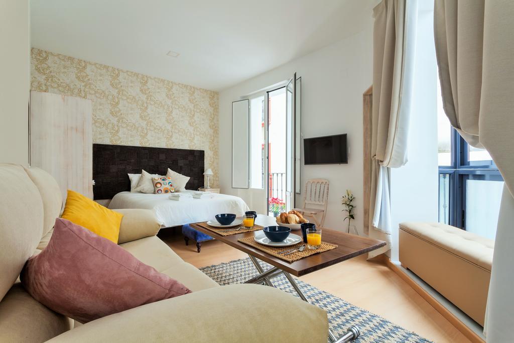 Hostly Acetres 1A Loft In City Center, Comunal Terrace, Fibre,Parking Optional Siviglia Esterno foto