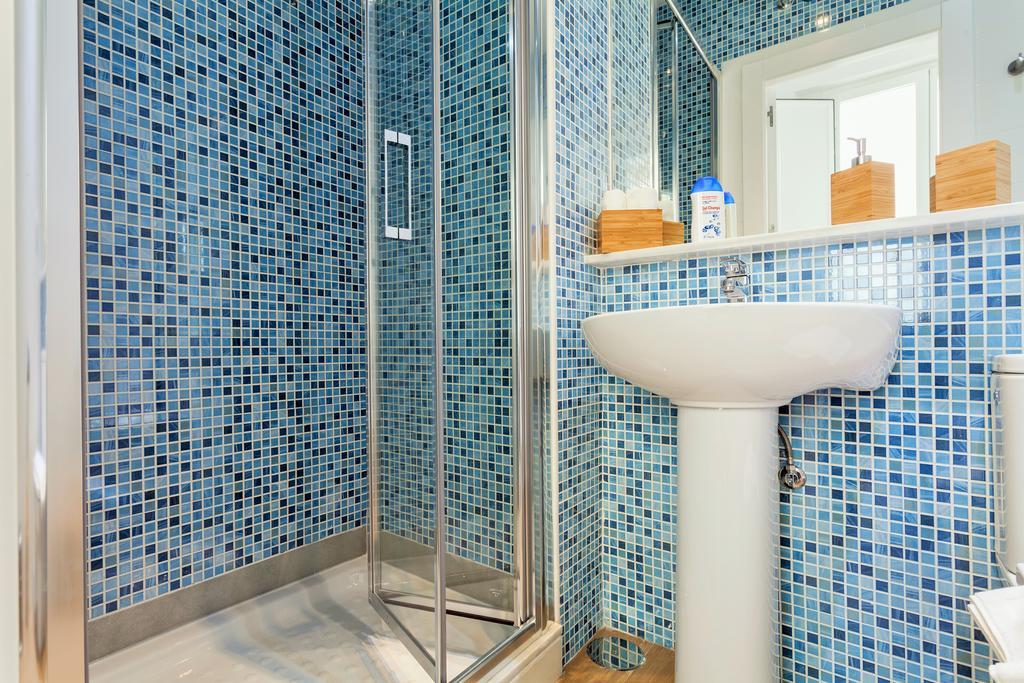 Hostly Acetres 1A Loft In City Center, Comunal Terrace, Fibre,Parking Optional Siviglia Esterno foto