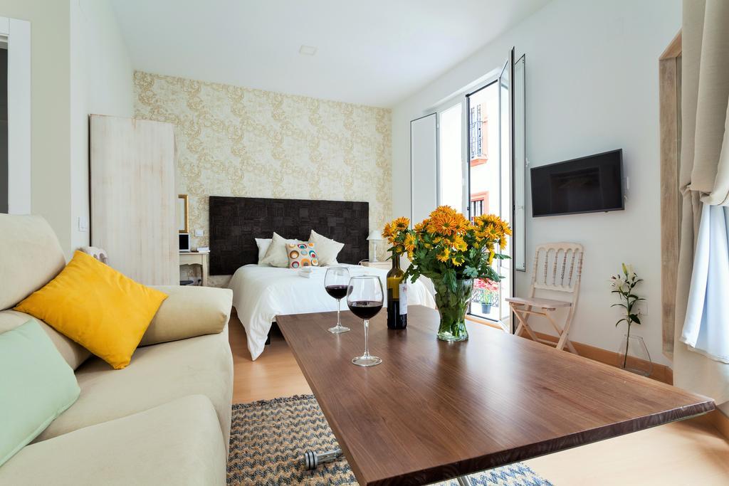 Hostly Acetres 1A Loft In City Center, Comunal Terrace, Fibre,Parking Optional Siviglia Esterno foto