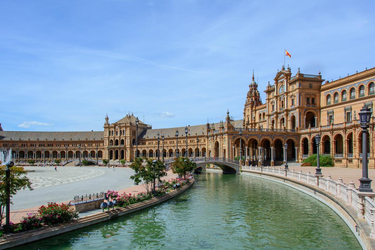 Hostly Acetres 1A Loft In City Center, Comunal Terrace, Fibre,Parking Optional Siviglia Esterno foto